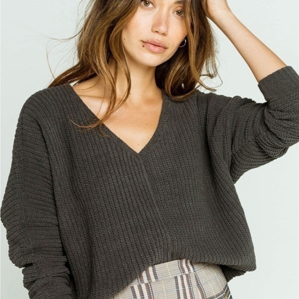 American Eagle Olive green v neck cropped sweater size small